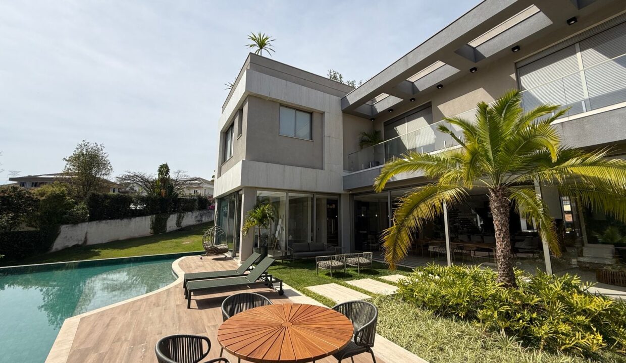 53e72fcf-713f-4e4a-973f-db78d23cec37