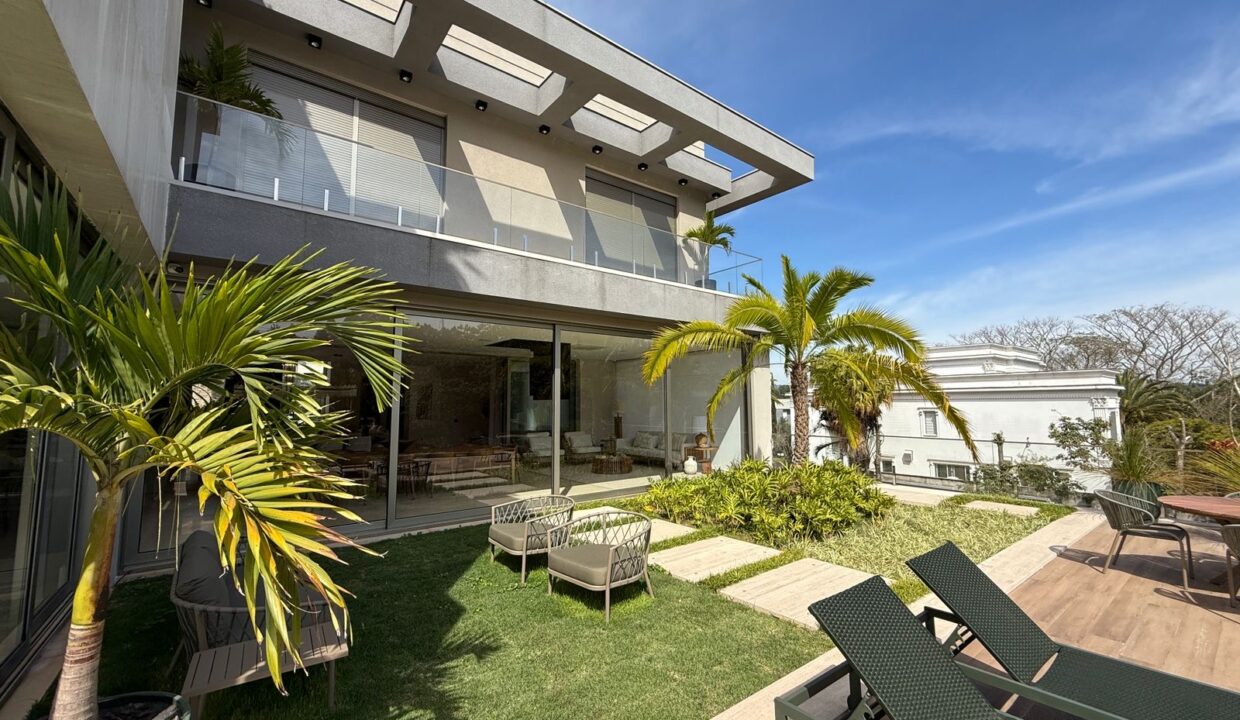 7d54846a-6327-44f4-8d37-b455782bd79c