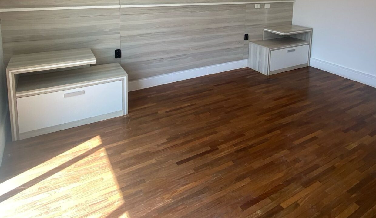 PHOTO-2025-10-10-19-42-53(4)