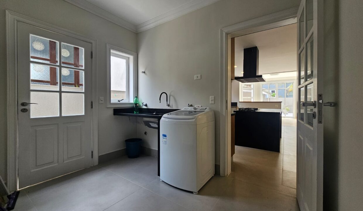 PHOTO-2025-10-14-19-38-37(4)