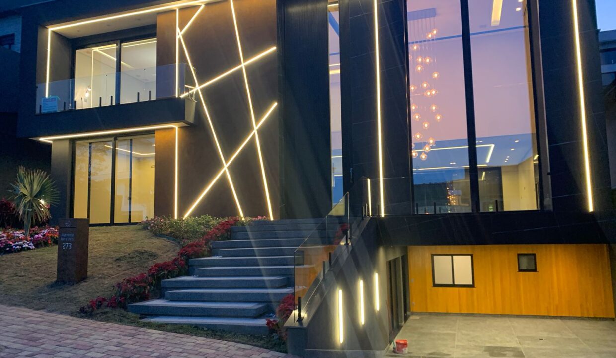 PHOTO-2025-10-17-18-13-46(4)