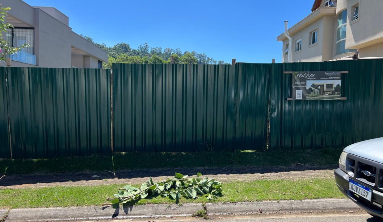 PHOTO-2025-10-20-18-05-03