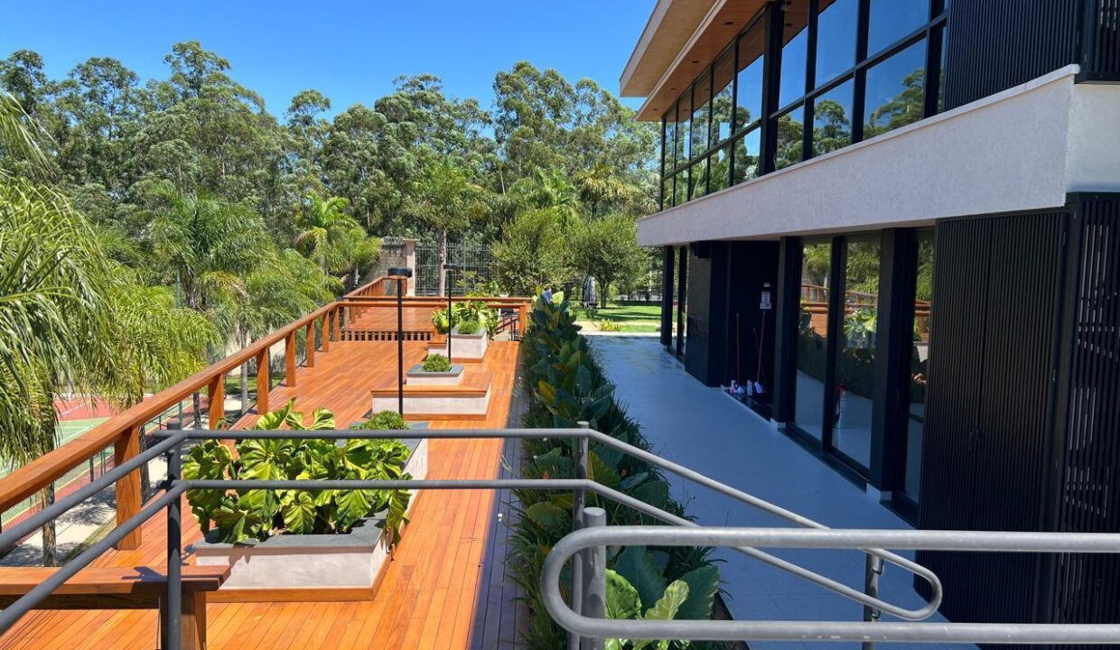 PHOTO-2025-10-20-18-05-04