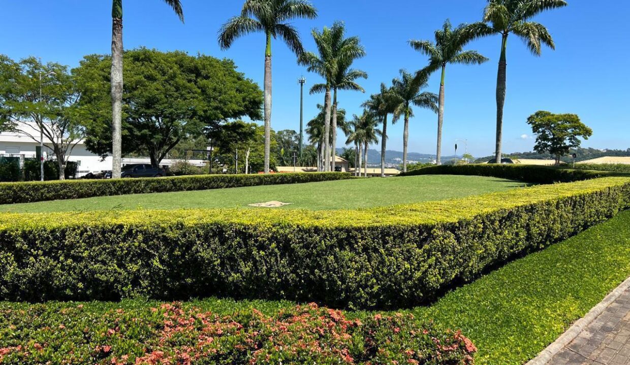 PHOTO-2025-10-20-18-05-04(2)