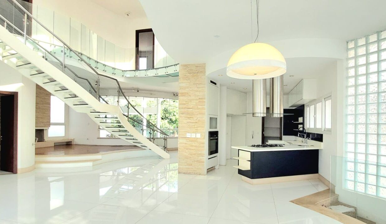 PHOTO-2025-10-21-07-36-41(1)