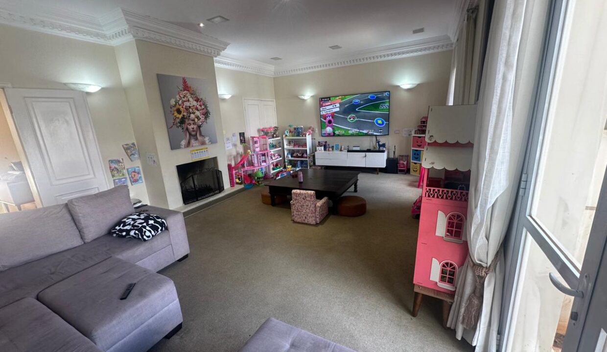 PHOTO-2025-11-09-16-44-45(19)