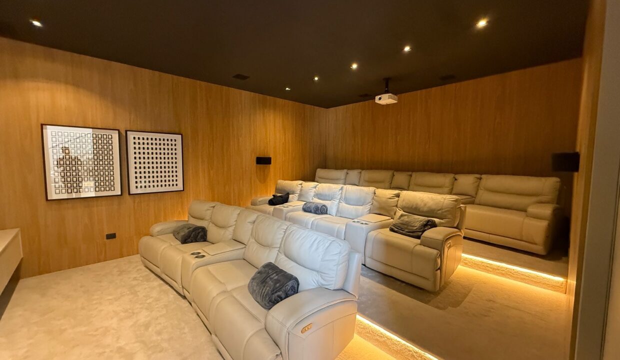 c9a18545-8e33-4d9f-9f4f-60900e1277e6