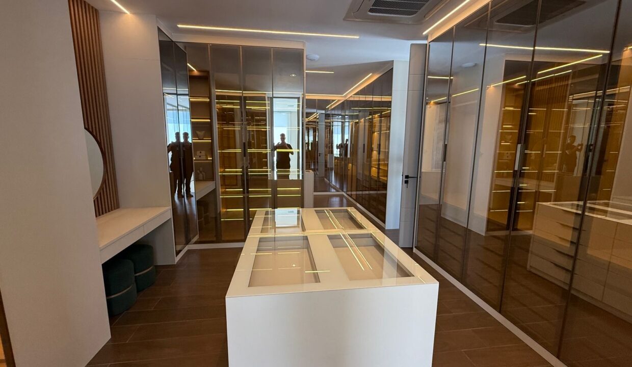 d6e5ea46-174c-46a6-9ccf-72c5a405d151(1)