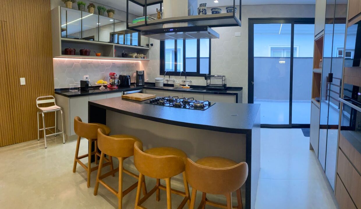 PHOTO-2025-12-07-20-43-28(5)